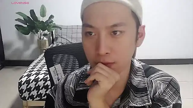 yichen008's room