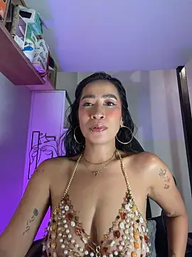AsianMilfSheryl webcam