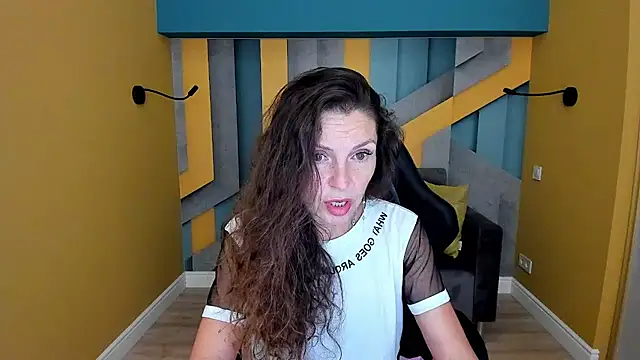 EllaLong webcam