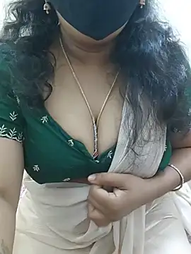 luci-queen webcam