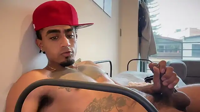 dominic_brandd23 webcam