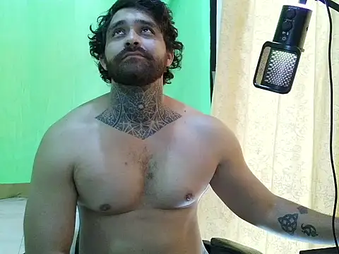 aronmiller404 webcam