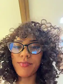 LizStorm_ webcam