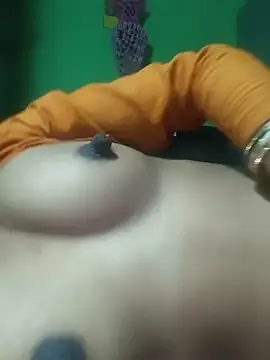 Khushi_803 webcam