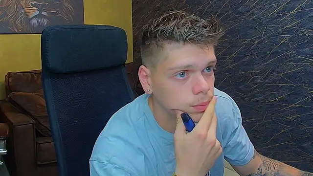 NicoTroy webcam
