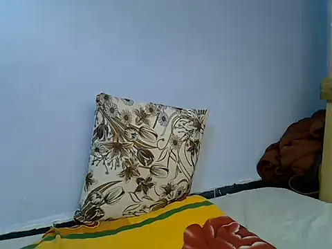 Lovelytriz_254 webcam