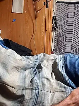 fuckingbigtit19782 webcam