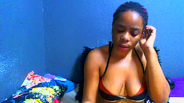 SMALLBOOBSXX webcam