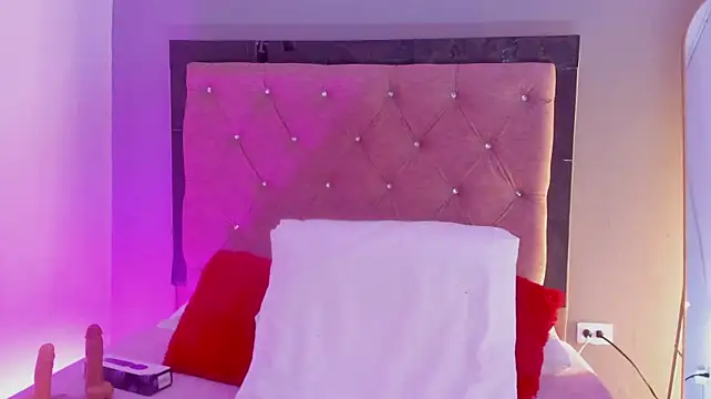 KiaraGonzalez webcam