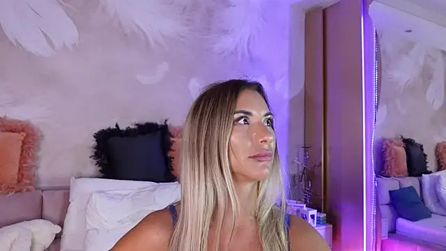 JullyBlair webcam