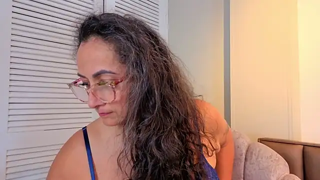 AlessandraLeroy webcam