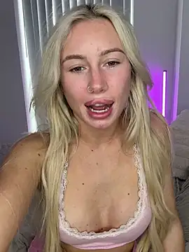 SexySaraxxoo webcam