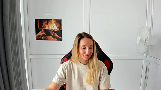 LilyDreamm webcam