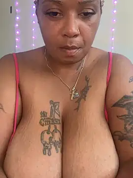 BIGCUMSHOW35 webcam