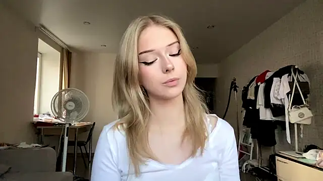 EmilyMint webcam