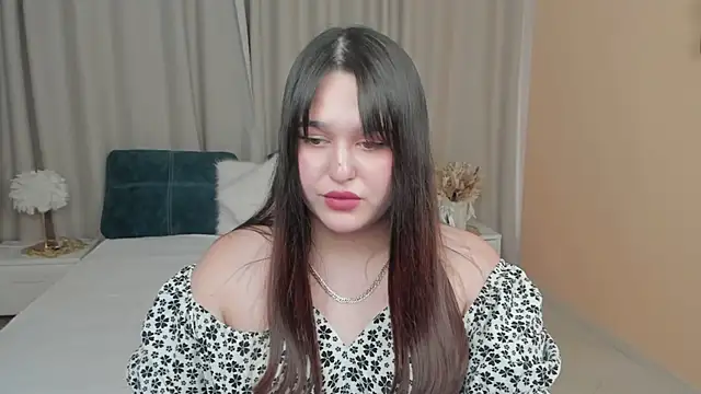 Mila_Vogue webcam