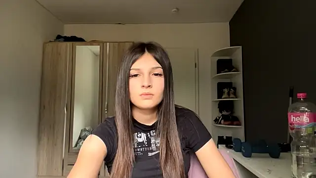 SpanishRooter live cam on StripChat