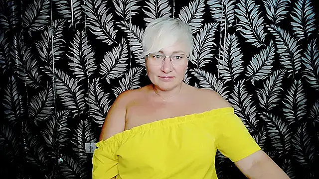 Olivia_playful webcam