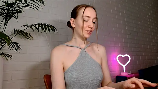 WhitePrincessLuna webcam