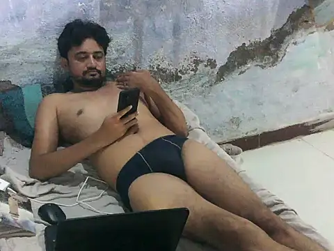 ROCOGUJUBULL live cam on StripChat