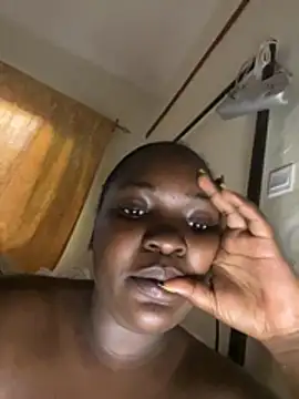 sweet18creamybigpussy webcam