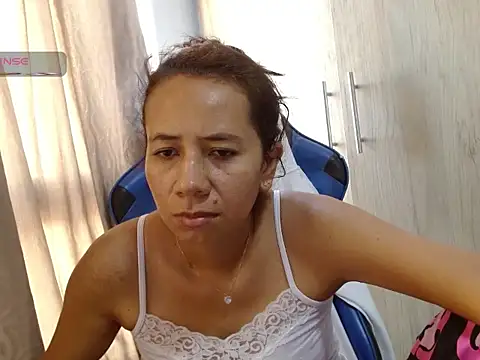 Danielagomez33 webcam