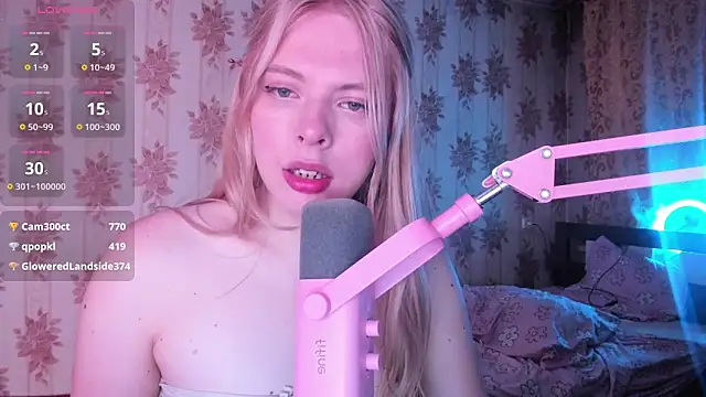 Cutie_Bambi webcam