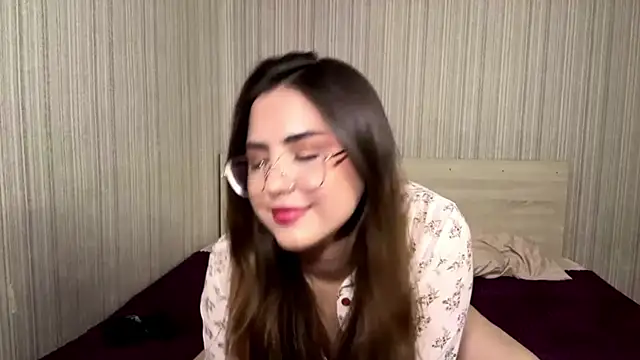 Mina_Aston webcam