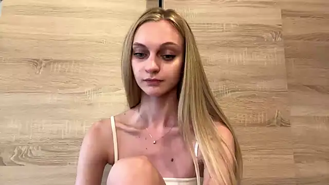 Lifeof_blonde webcam