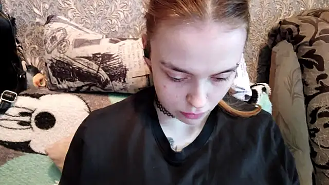 CaraDelevingnee webcam