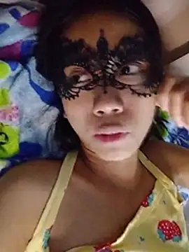 WetVirginPussy webcam