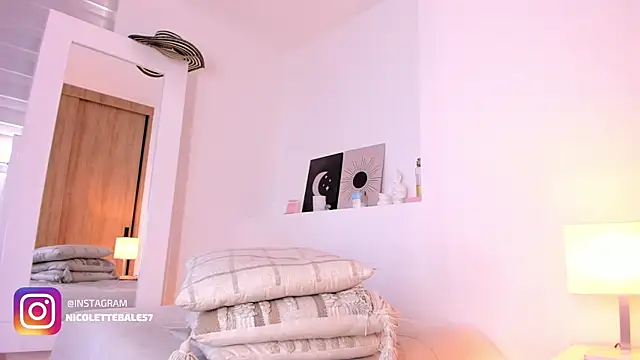 nicolette_bale webcam