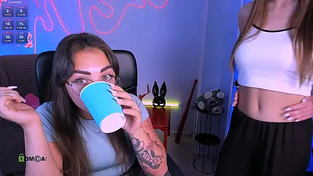 kiki_swan webcam