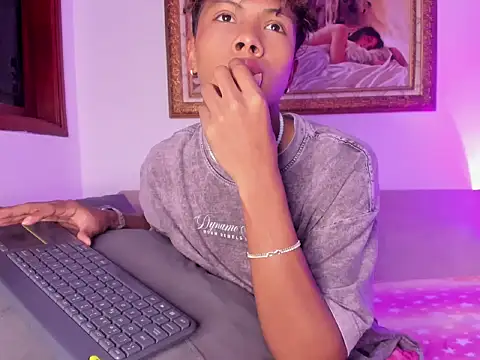 Cuteboyhenrik_os webcam