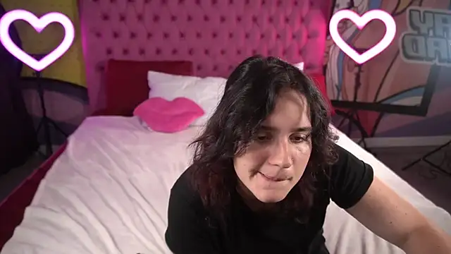 CassandraGold live cam on StripChat