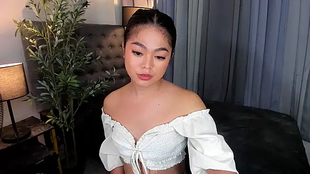 AsianHugecockAnna webcam