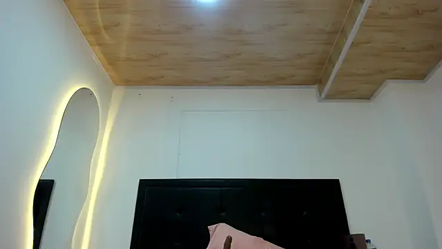 BustyGlow webcam