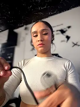 Isabella-Teen webcam