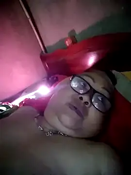 YourMomy- webcam