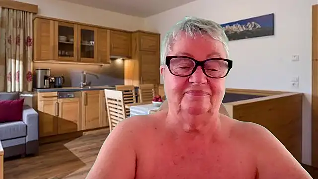 Mystery-Grandmother webcam