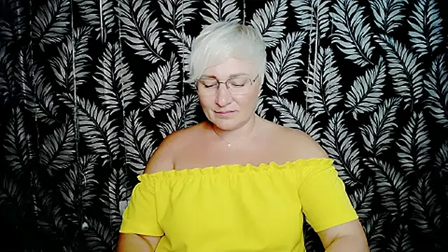 Olivia_playful webcam