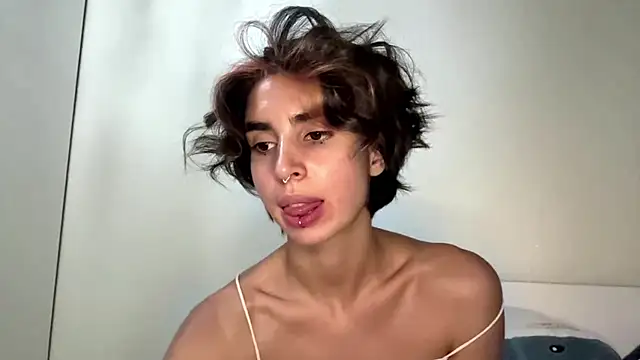 jessiaruezga (F young) - sqweeze my chest