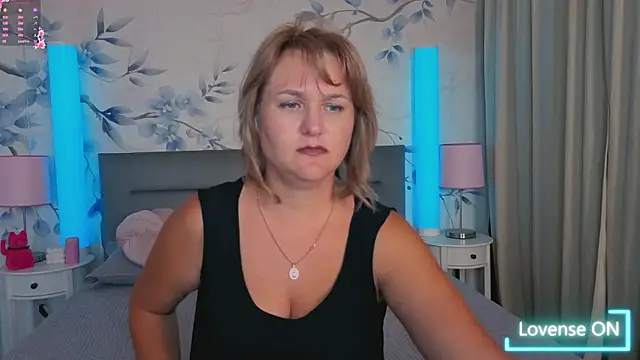 Your_Mashaa live cam on StripChat