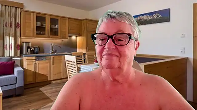 Mystery-Grandmother webcam