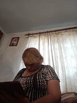 Elena_Beautiful784 webcam