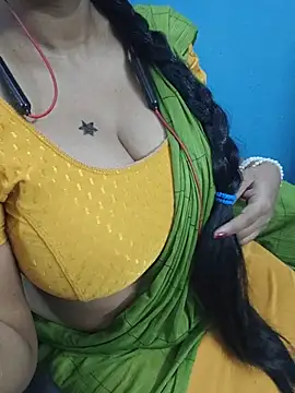 Tamil_Vennila_ webcam
