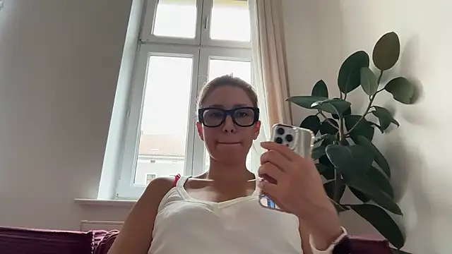 suyneslii webcam
