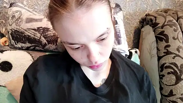 CaraDelevingnee webcam