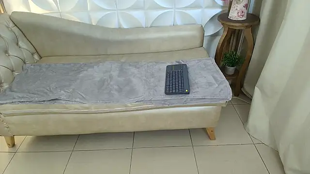 Bella_Stoone_ webcam
