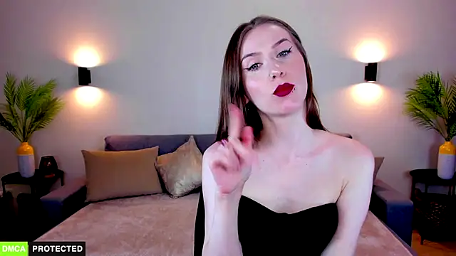 TheWoman__ webcam